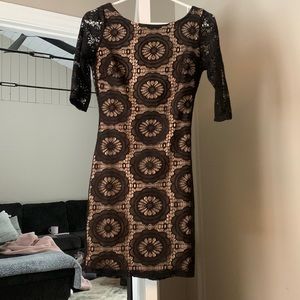 Lace overlay fitted 3/4 sleeve dress